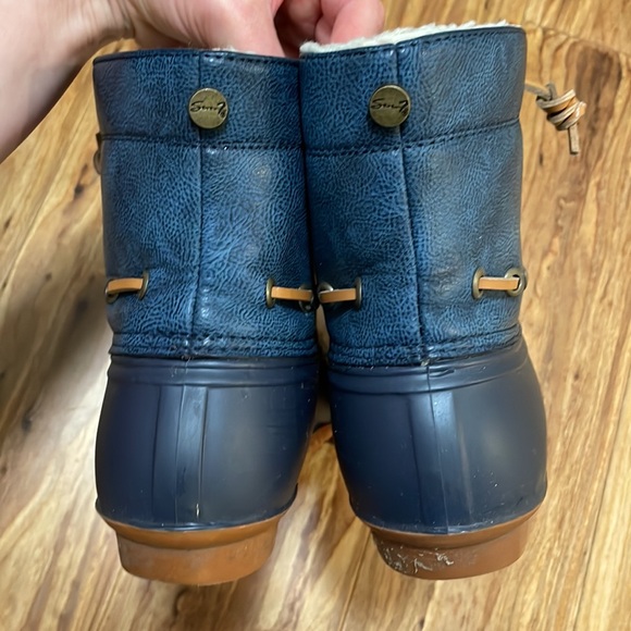 Seven7 Duck Boots - Picture 7 of 11